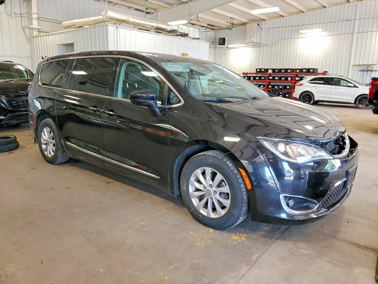 Chrysler Pacifica Touring L
