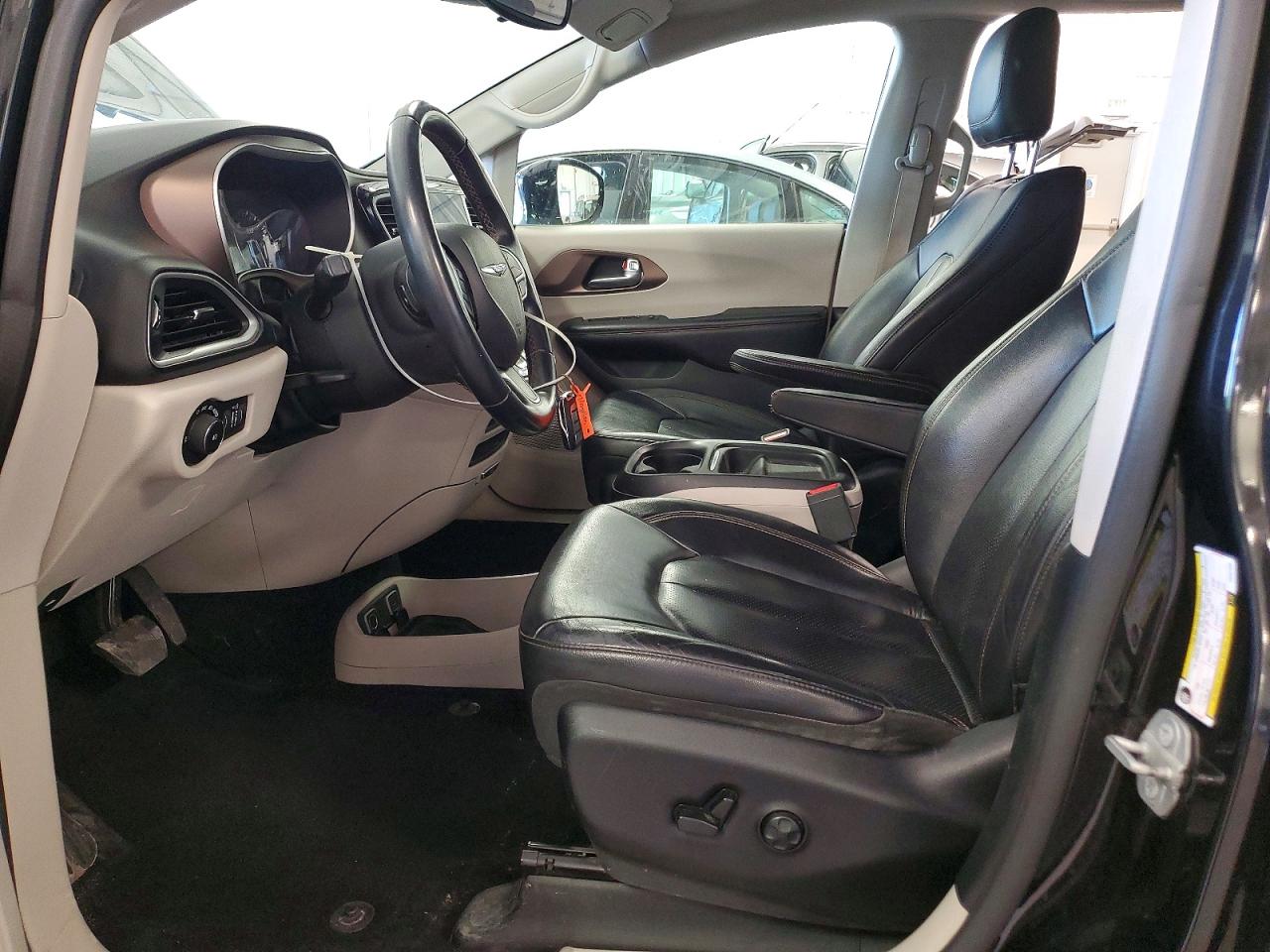 Chrysler Pacifica Touring L