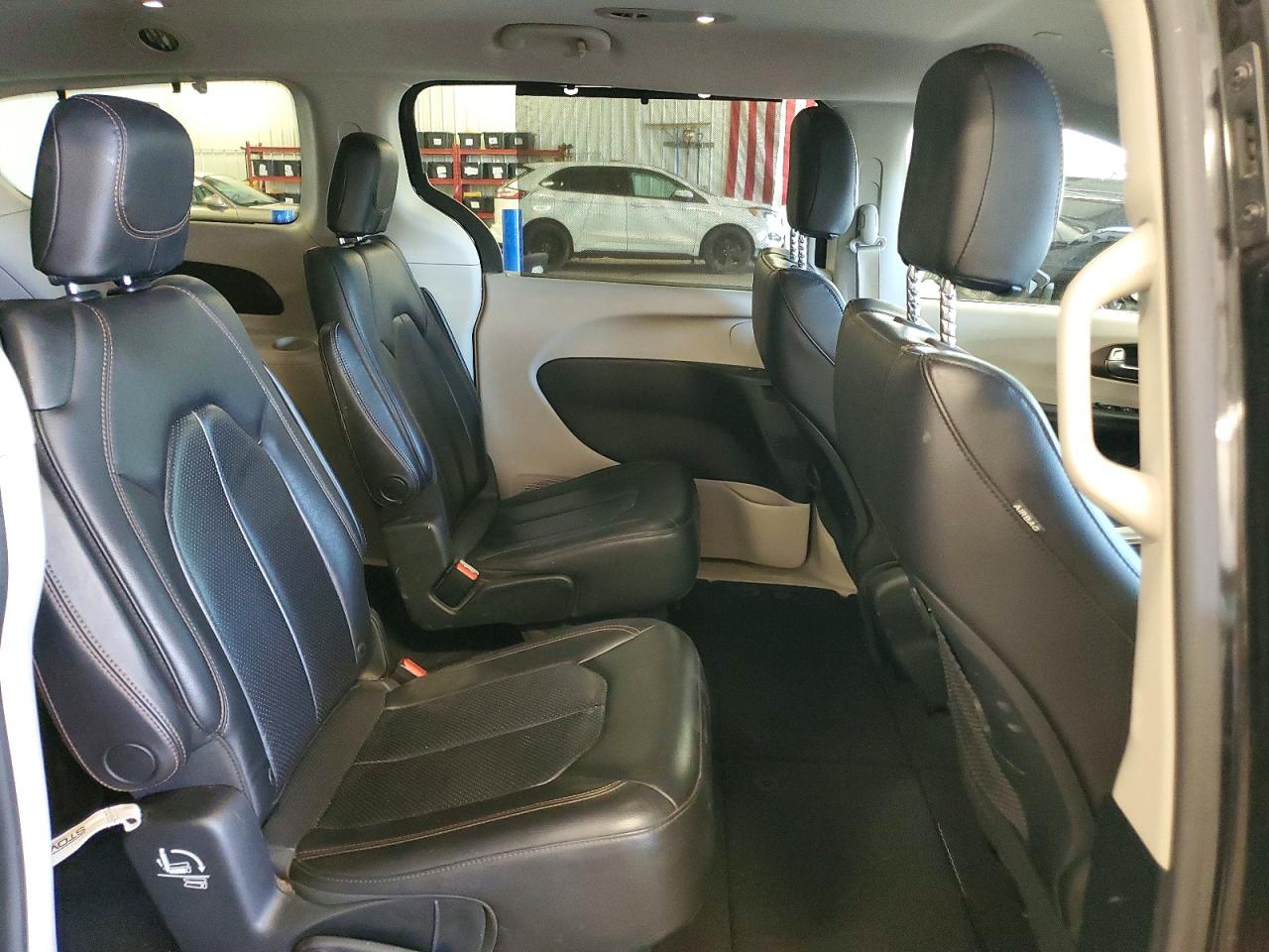 Chrysler Pacifica Touring L