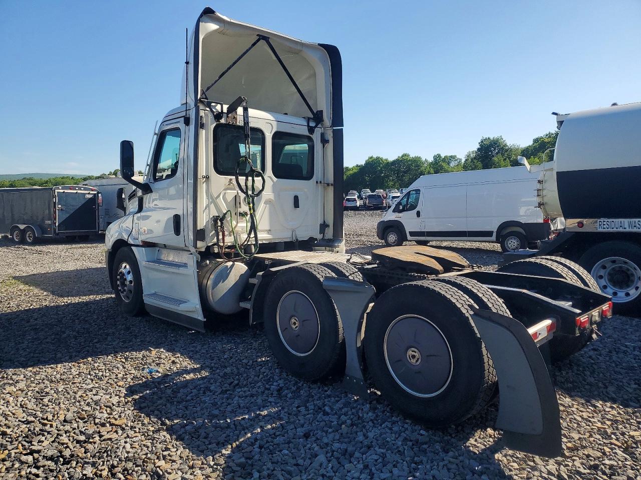 Freightliner Cascadia 126