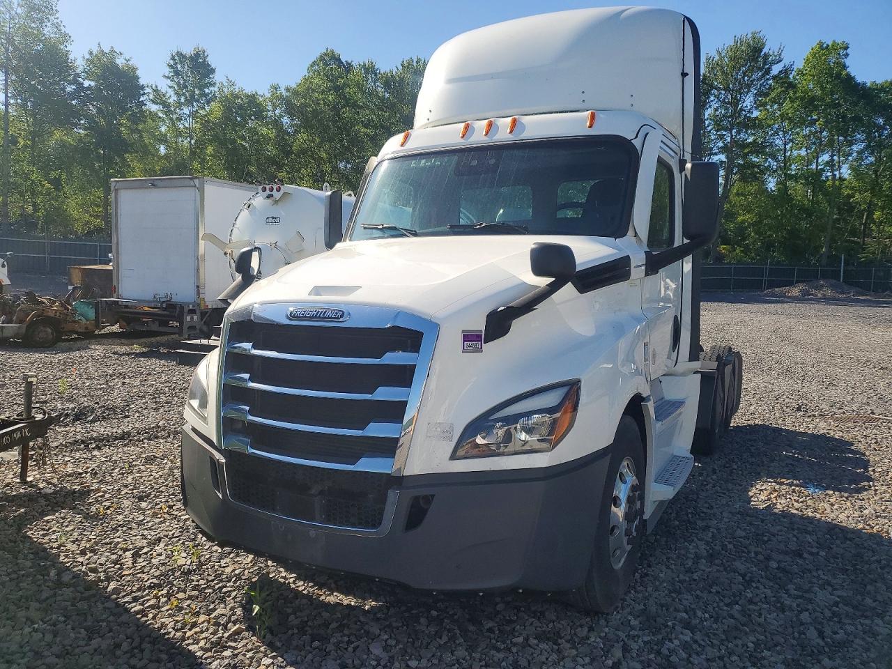 Freightliner Cascadia 126