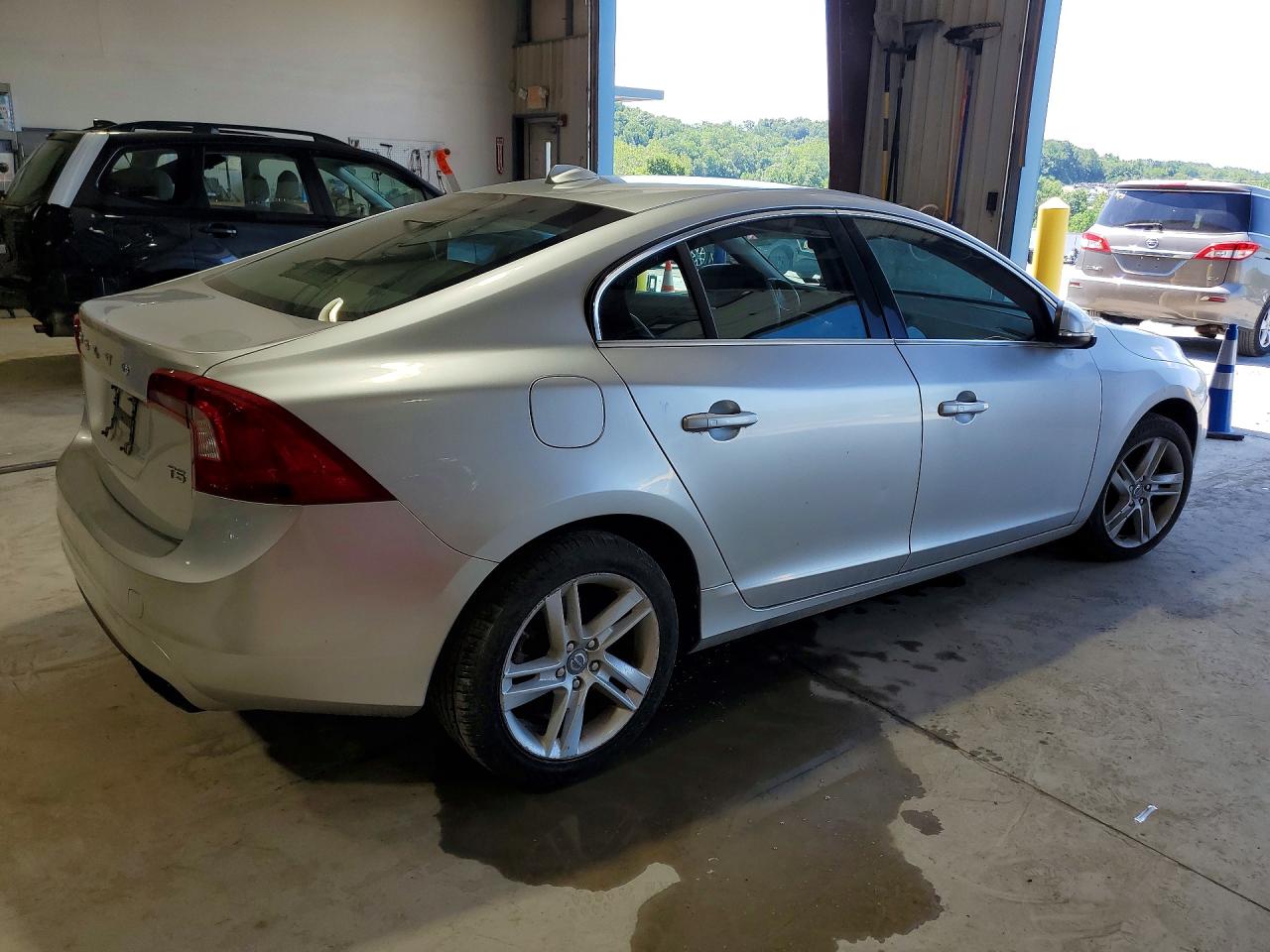 Volvo S60 T5