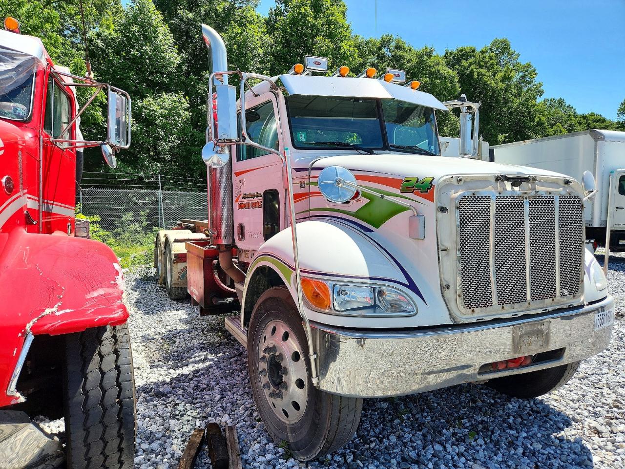 Peterbilt 335