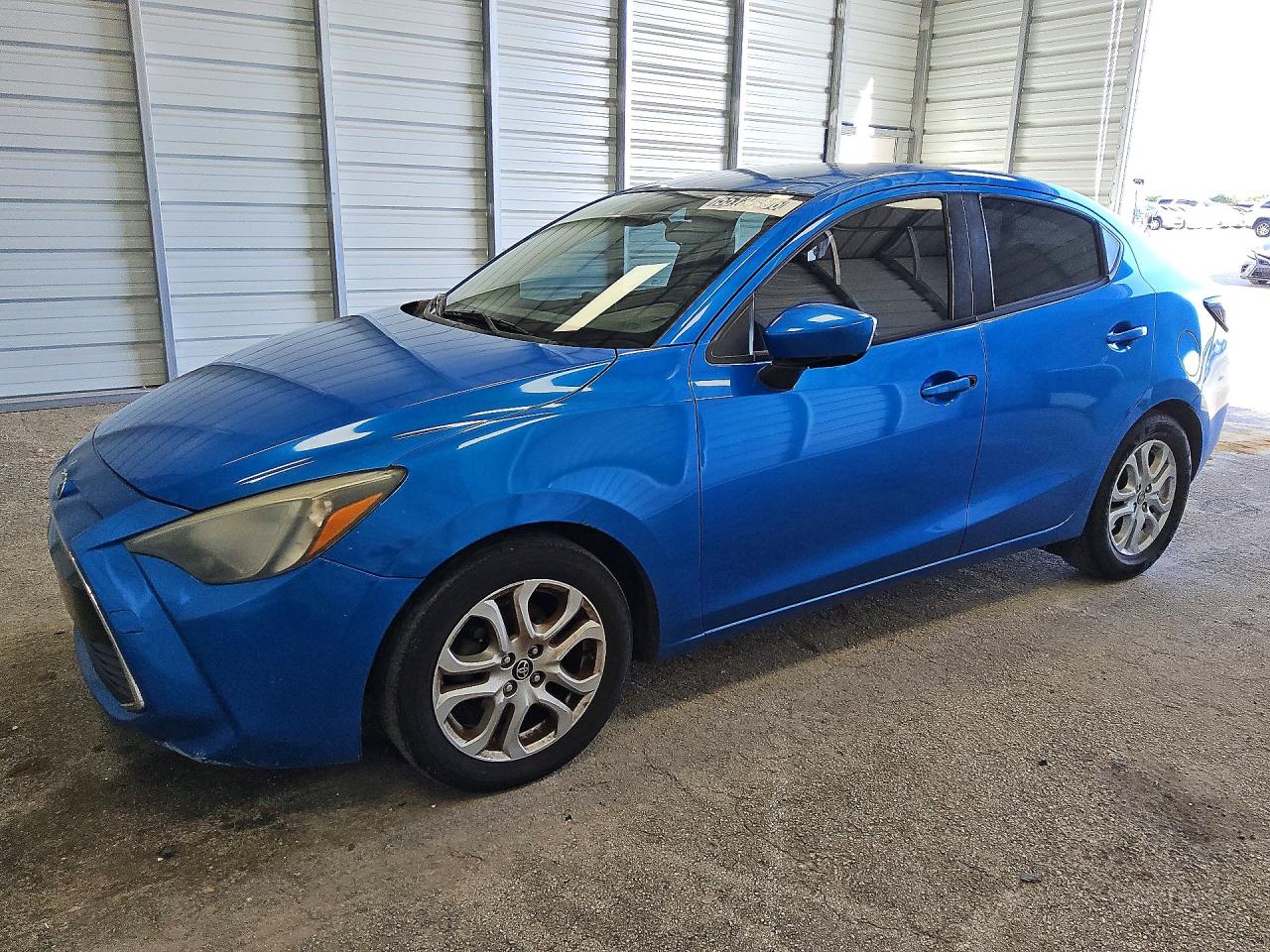 Toyota Yaris Base