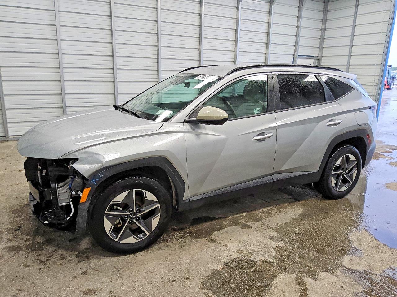 Salvage Hyundai TUCSON Image
