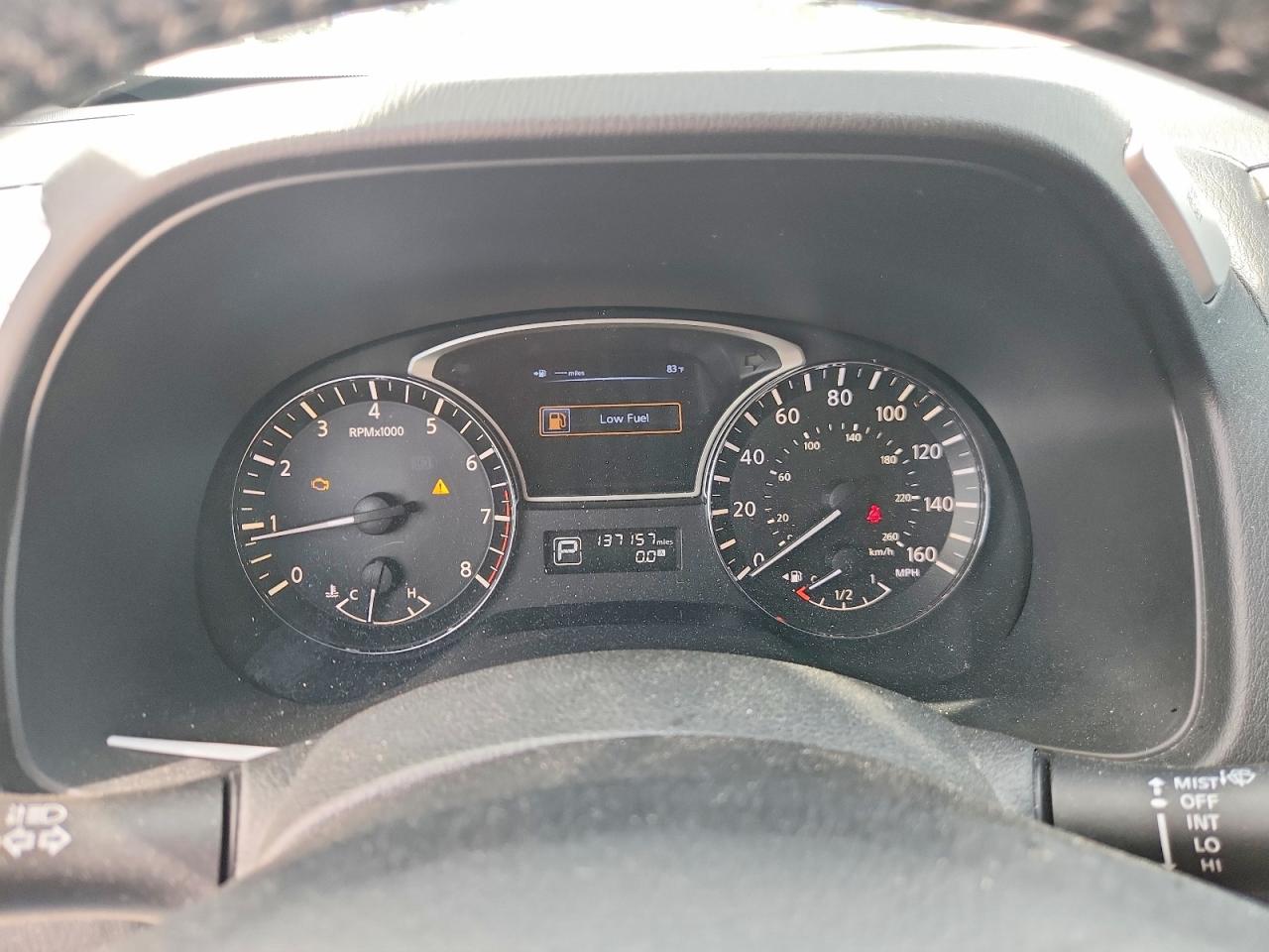 Nissan Pathfinder S