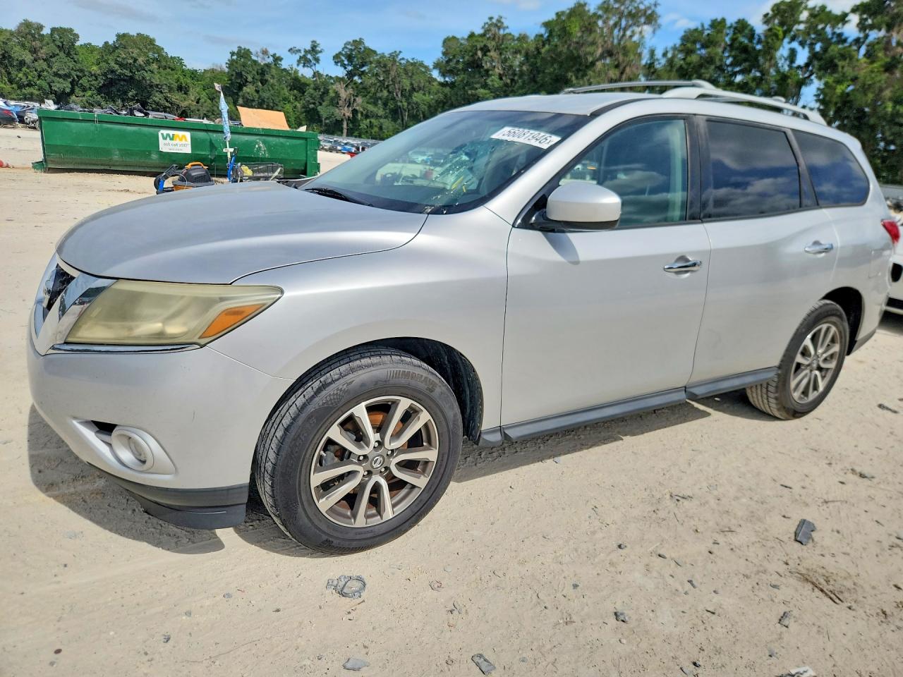 Salvage Nissan Pathfinder Image