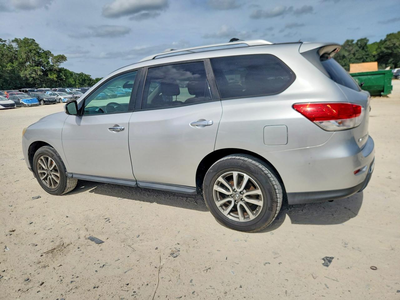 Nissan Pathfinder S