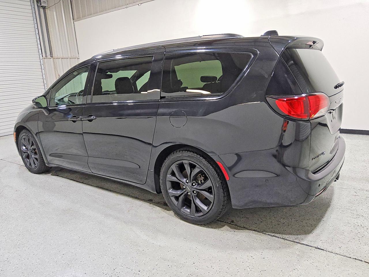 Chrysler Pacifica Limited