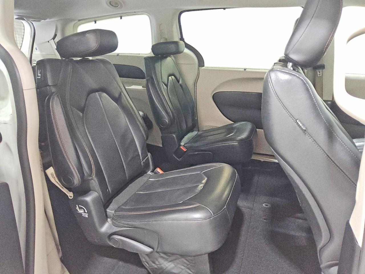 Chrysler Pacifica Touring L