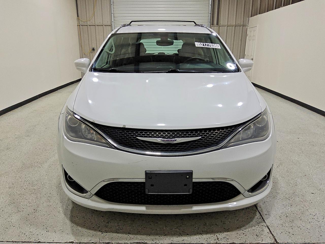Chrysler Pacifica Touring L