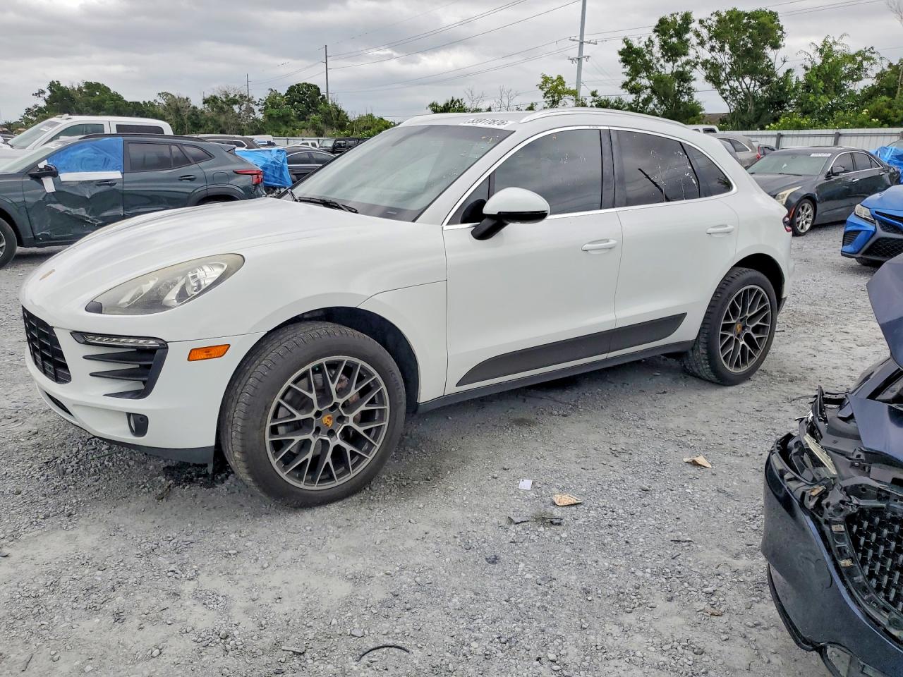 Salvage Porsche Macan Image