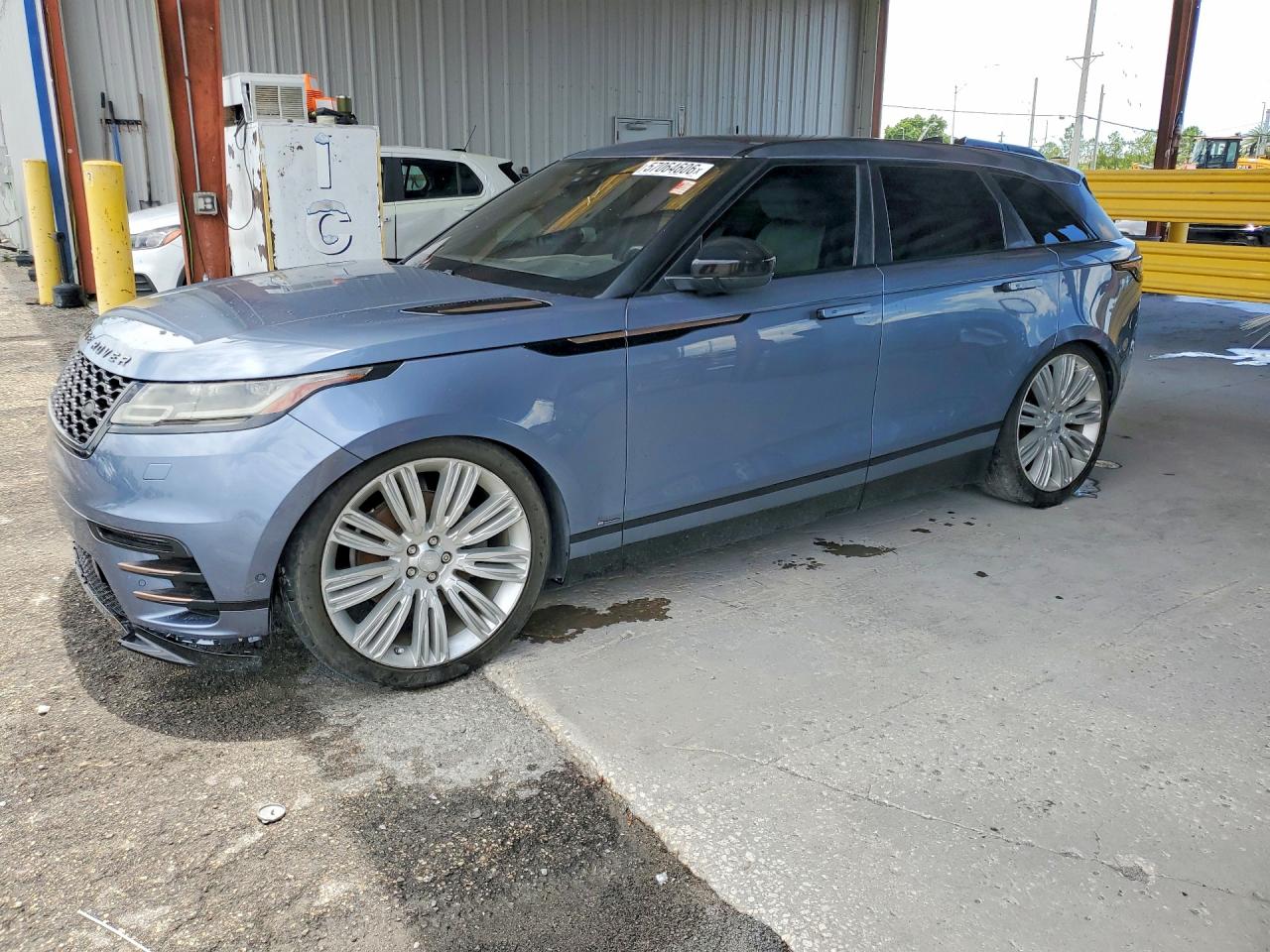 Salvage Land Rover Range Rover Image