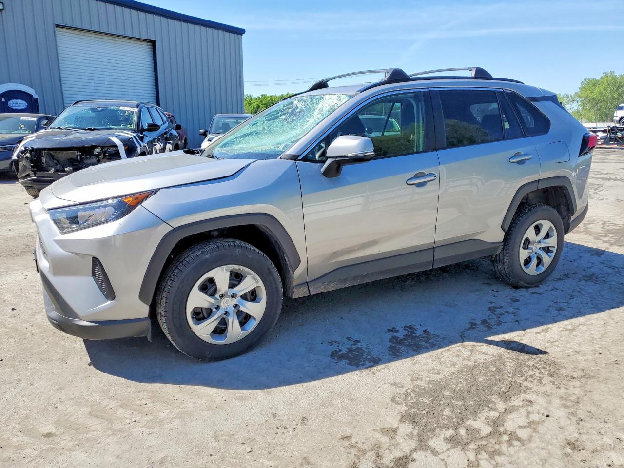 Salvage Toyota RAV4 Image