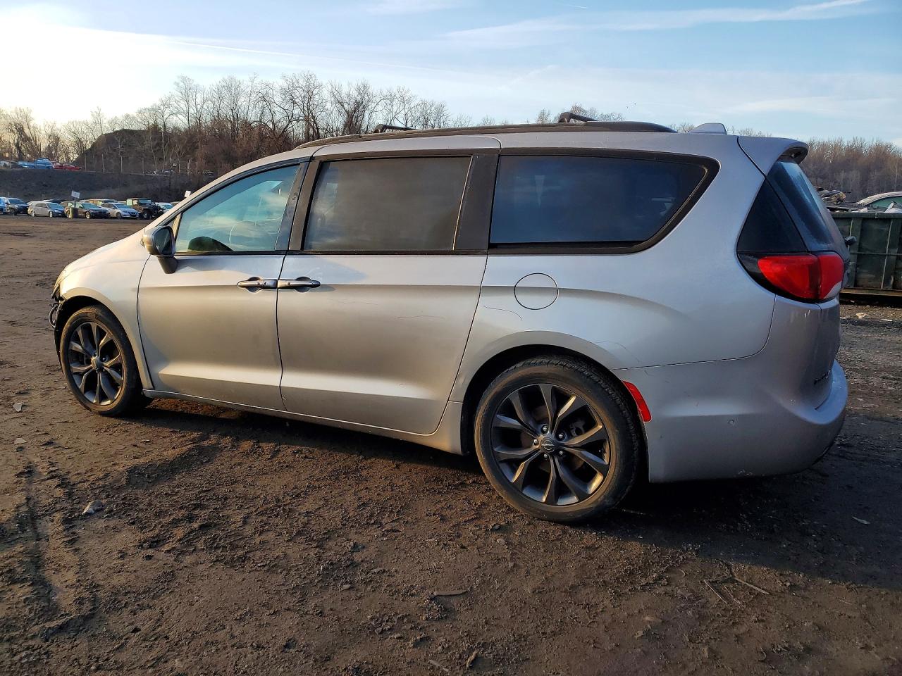 Chrysler Pacifica Touring L