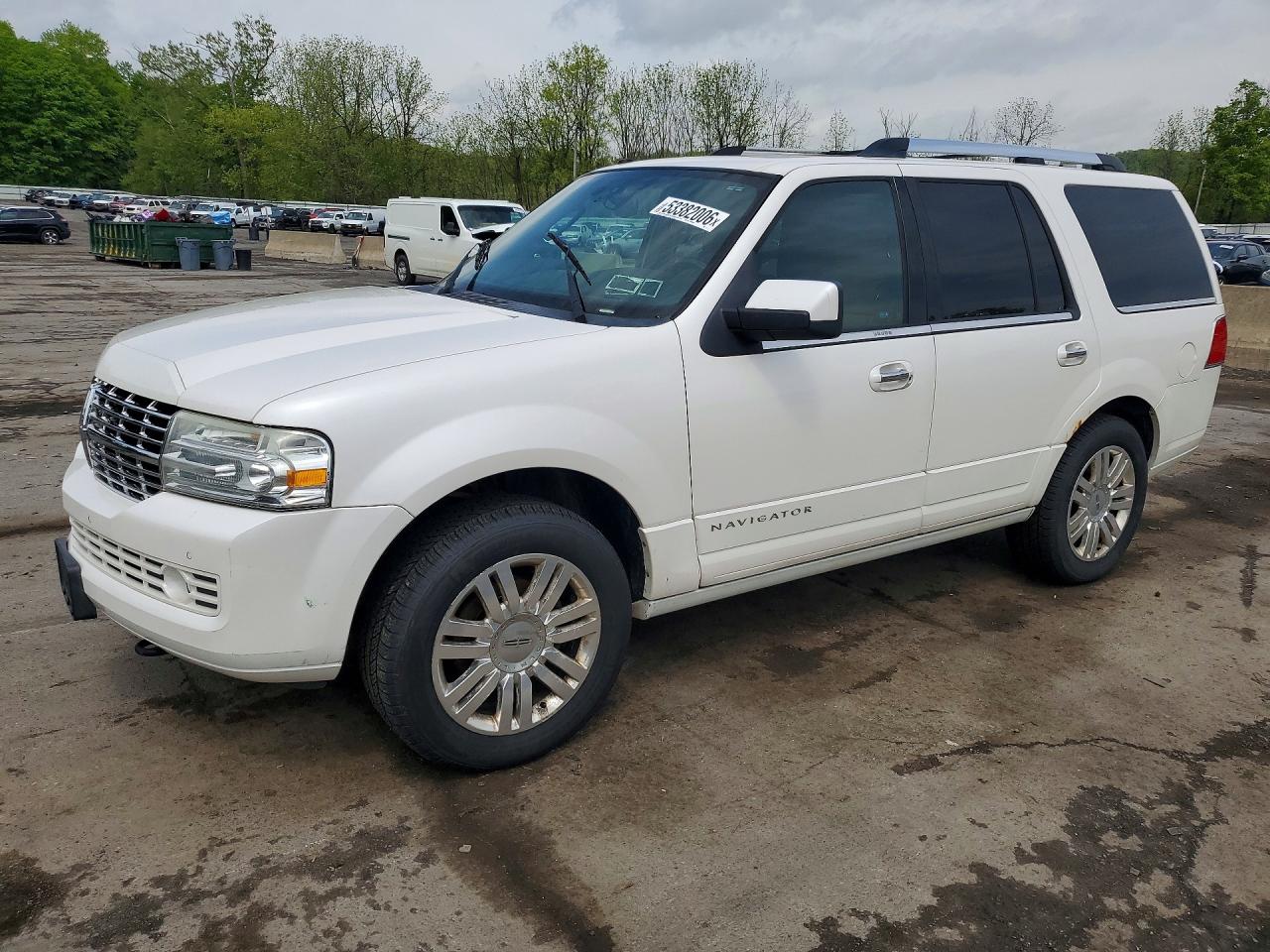 Salvage Lincoln Navigator Image