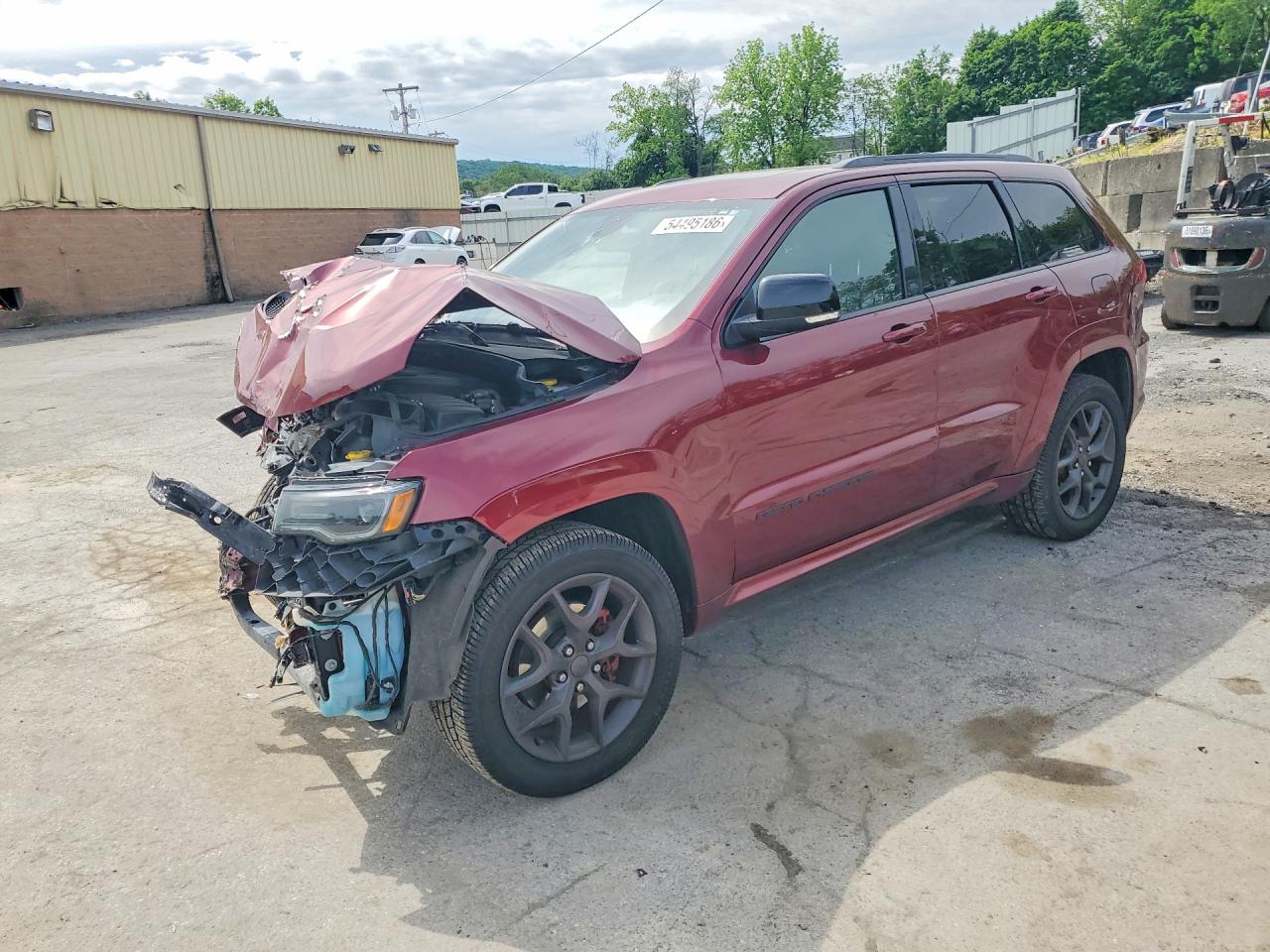 Salvage Jeep Cherokee Image