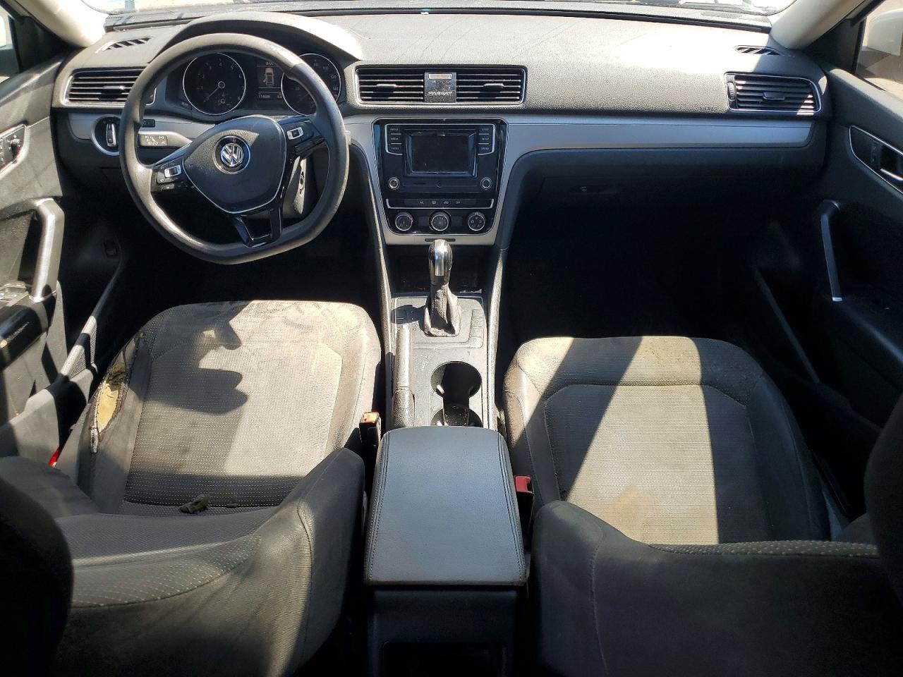 Volkswagen Passat S