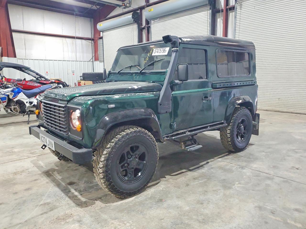 Salvage Land Rover Defender Image