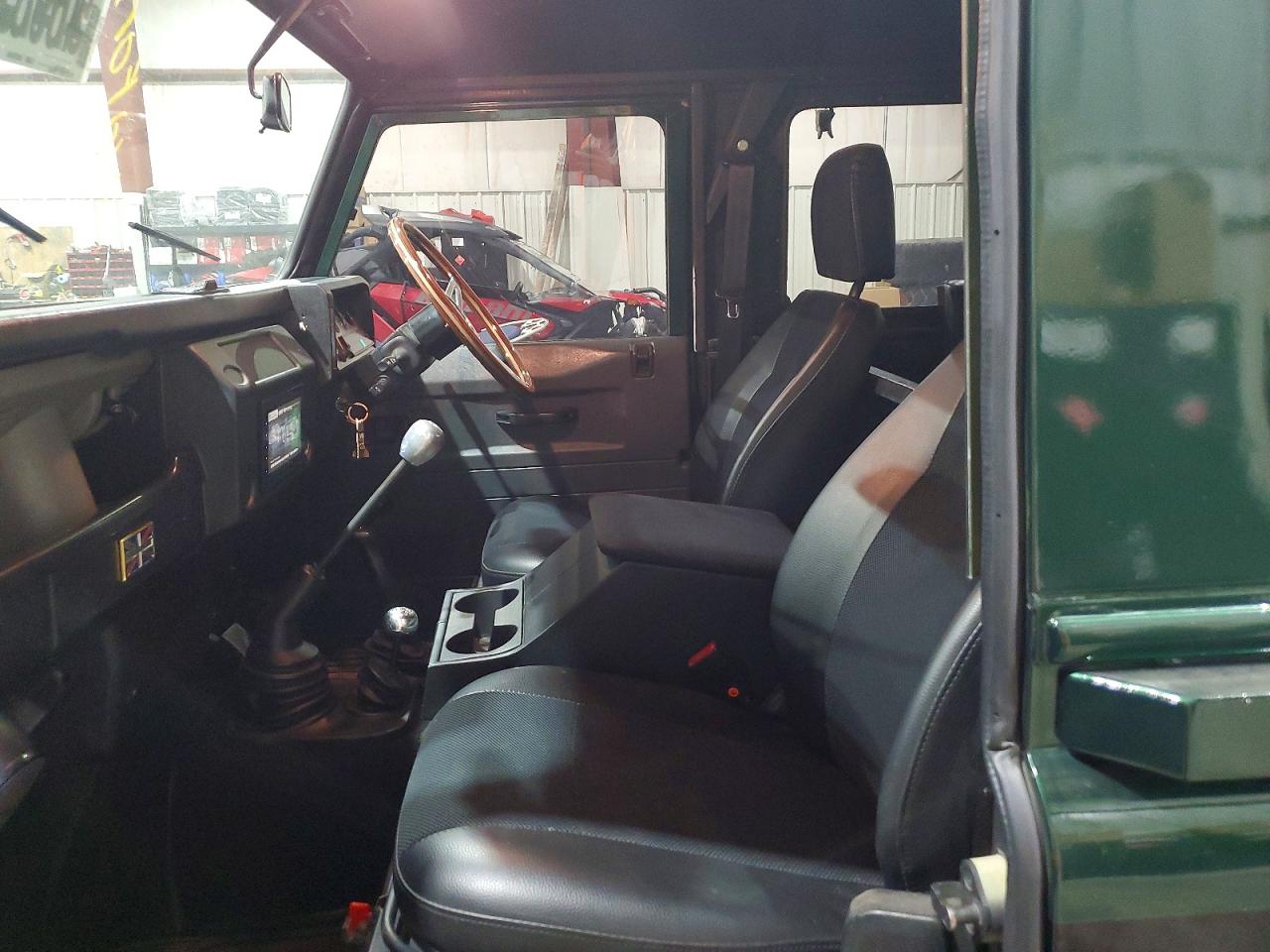 Land Rover Defender 90 X-dynamic Se