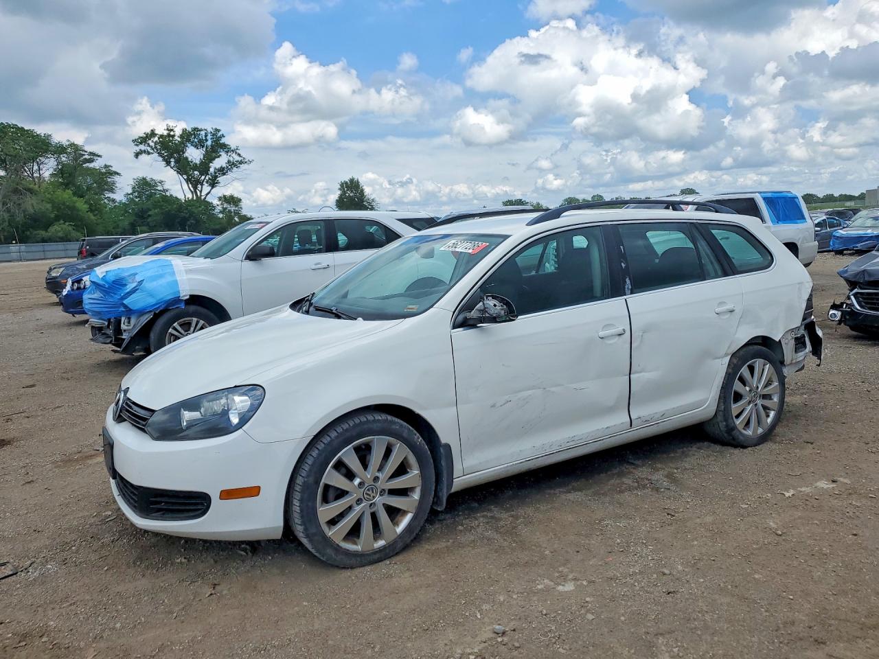Salvage Volkswagen Jetta Image