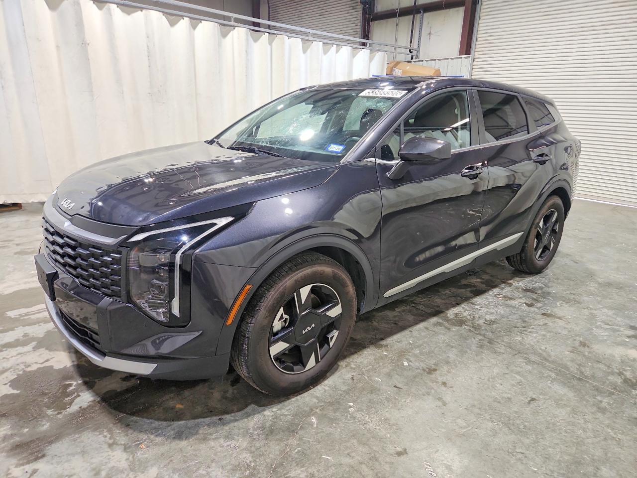 Salvage Kia Sportage Image