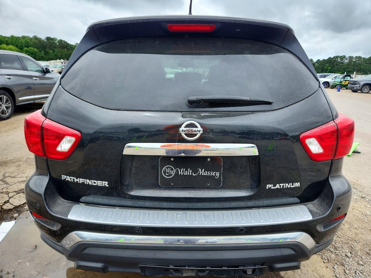 Nissan Pathfinder Platinum
