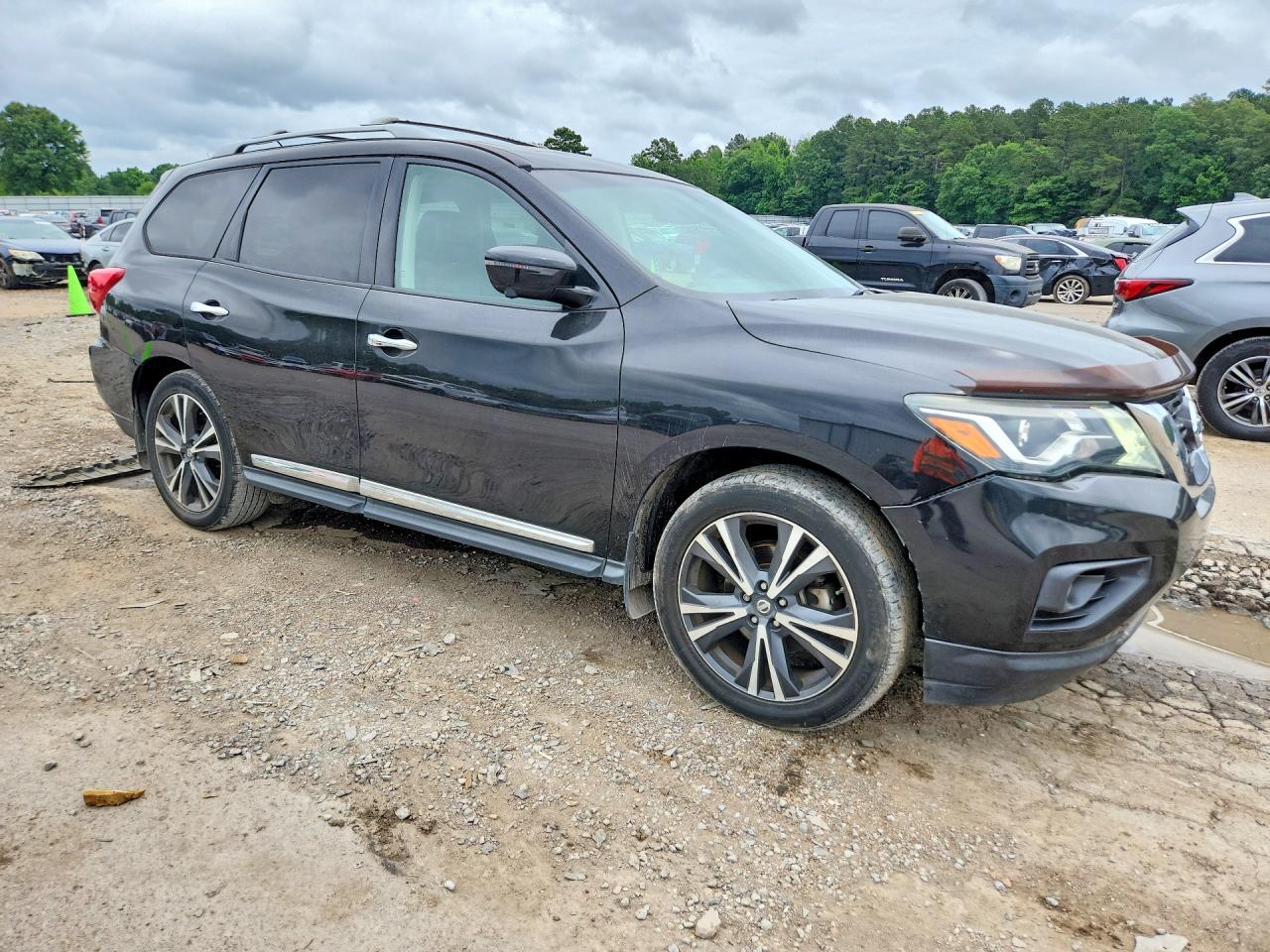 Nissan Pathfinder Platinum