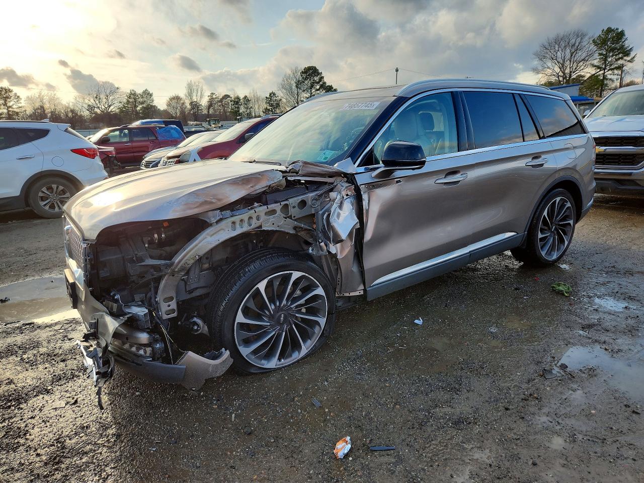 Salvage Lincoln Aviator Image