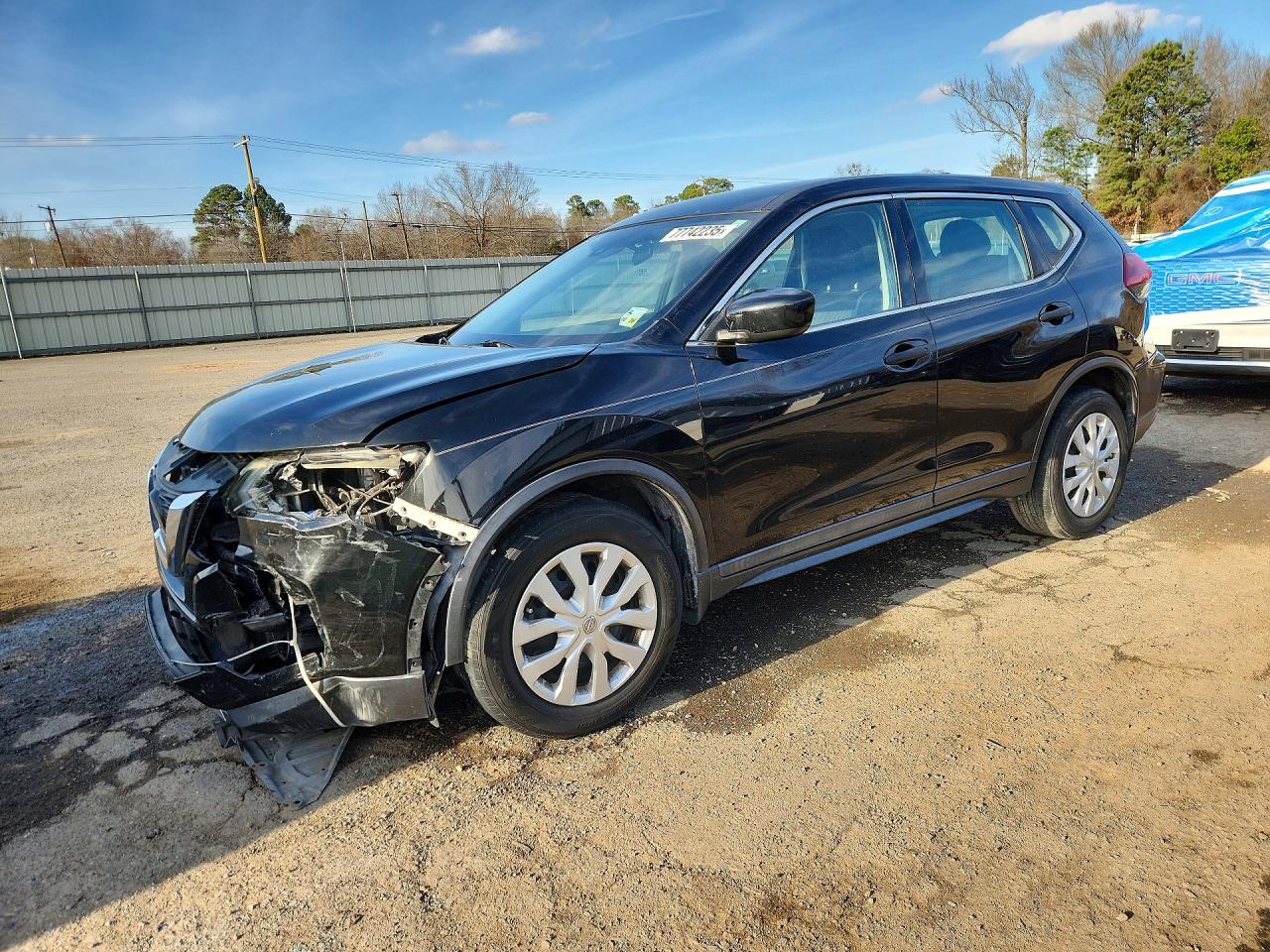 Salvage Nissan Rogue Image