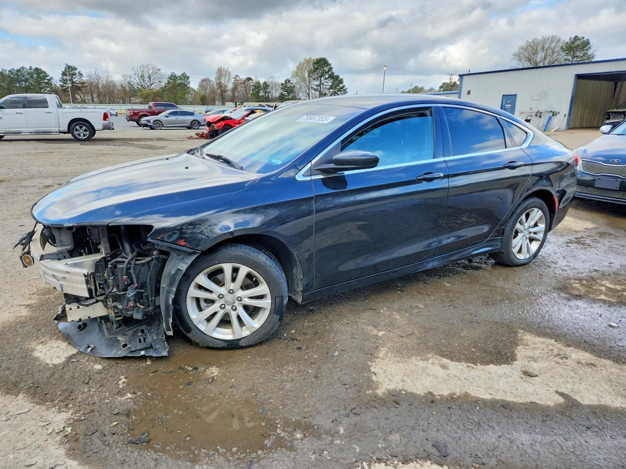 Salvage Chrysler 200 Image