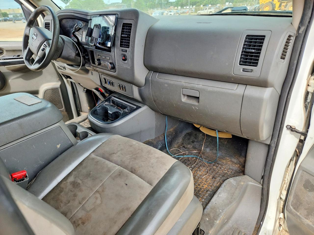 Nissan Nv