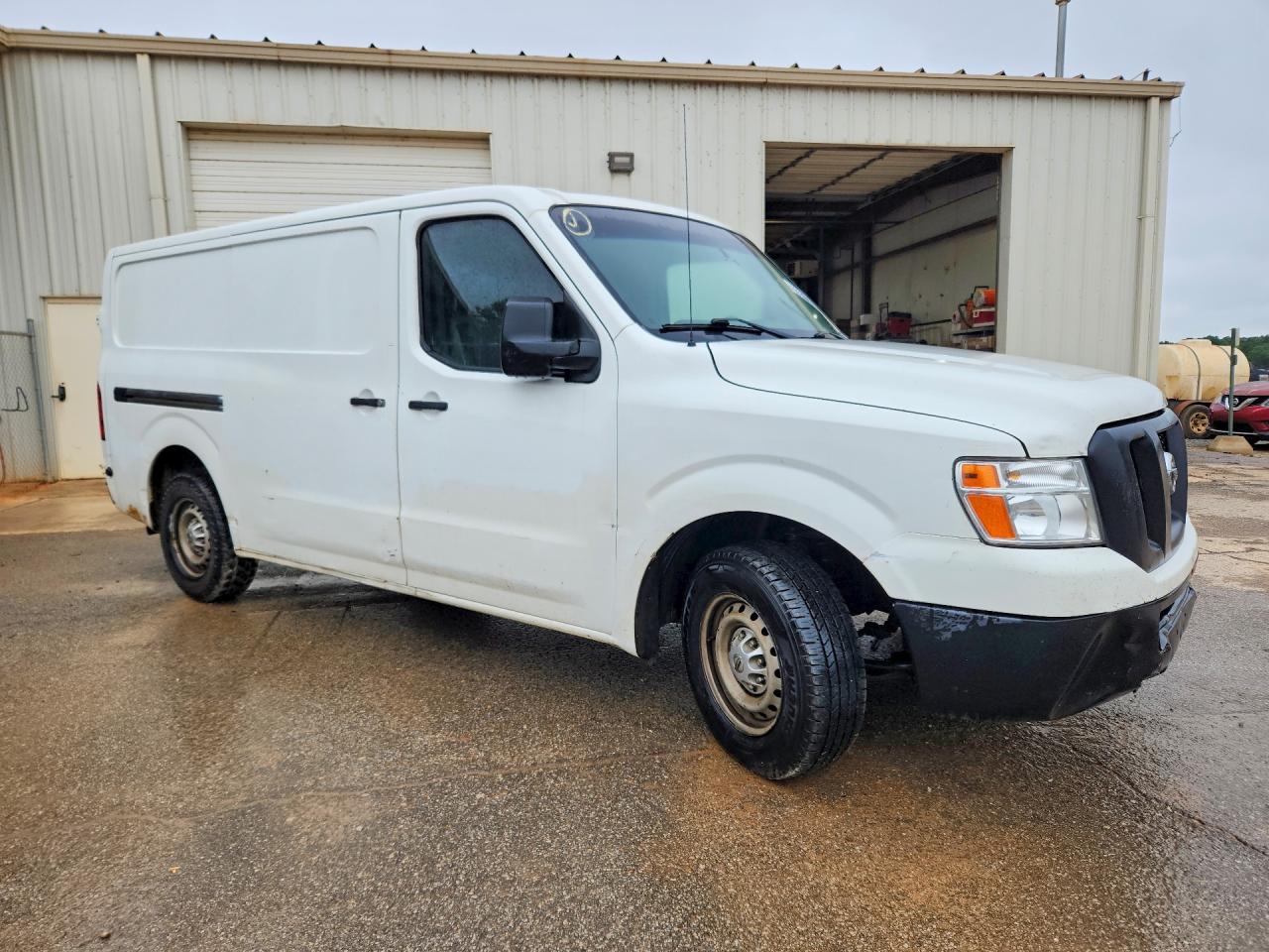 Nissan Nv