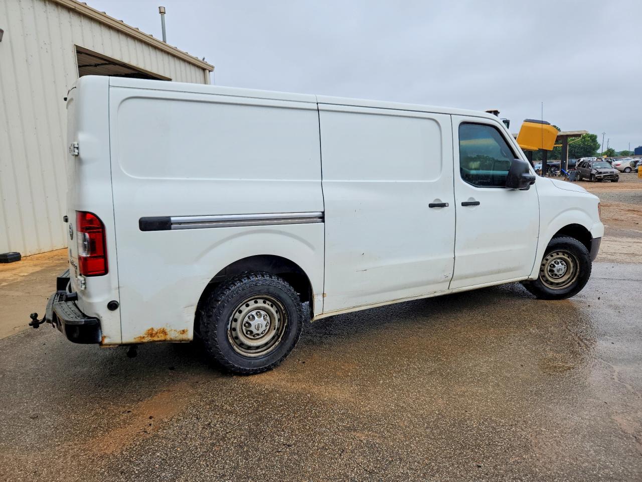 Nissan Nv