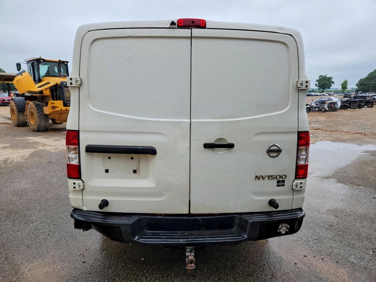 Nissan Nv