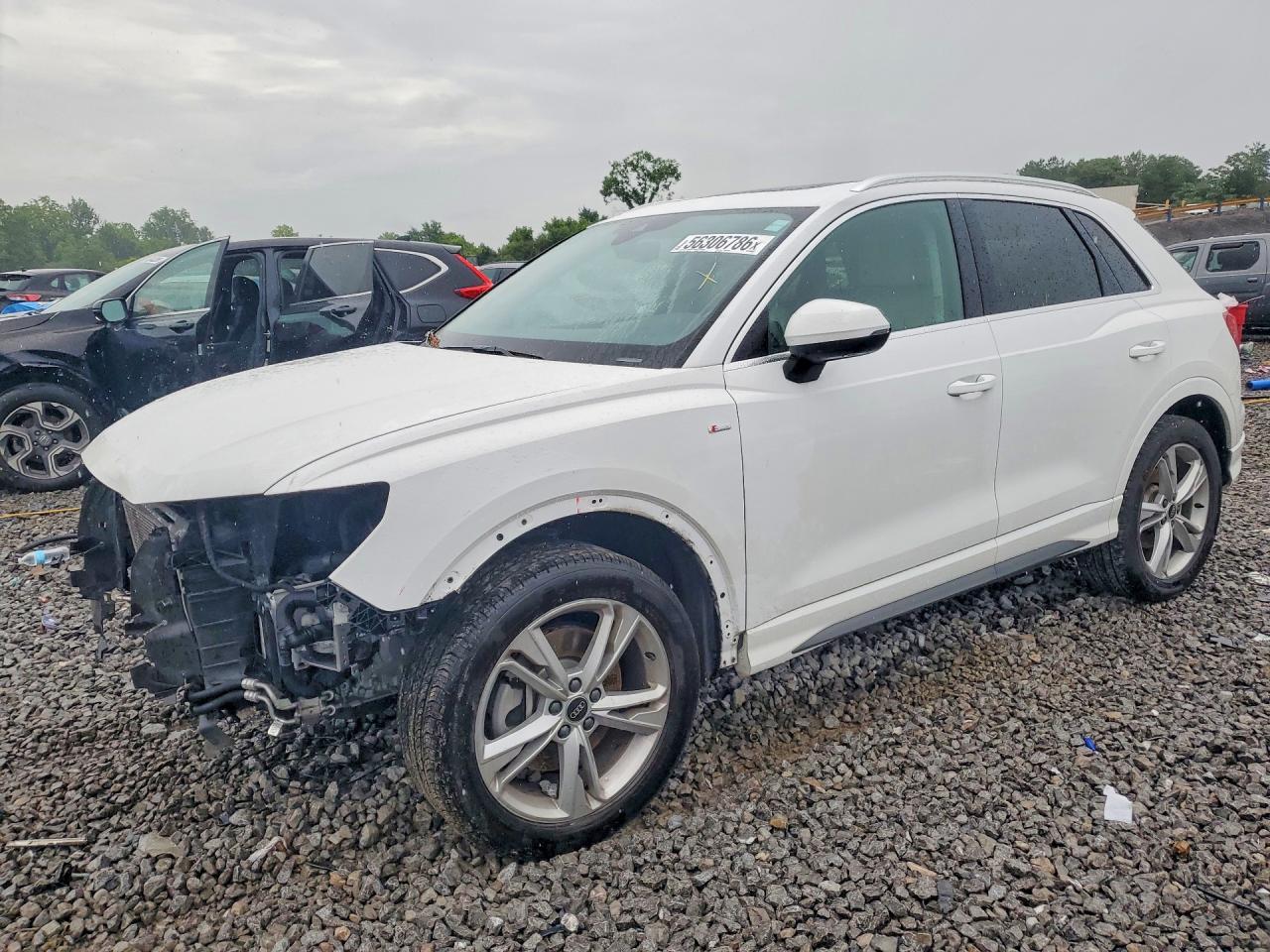 Salvage Audi Q3 Image