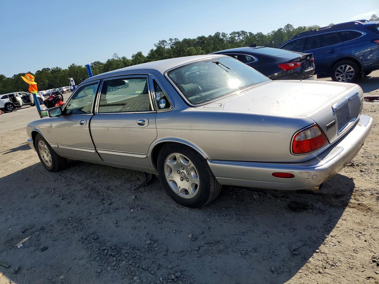 Jaguar XJ