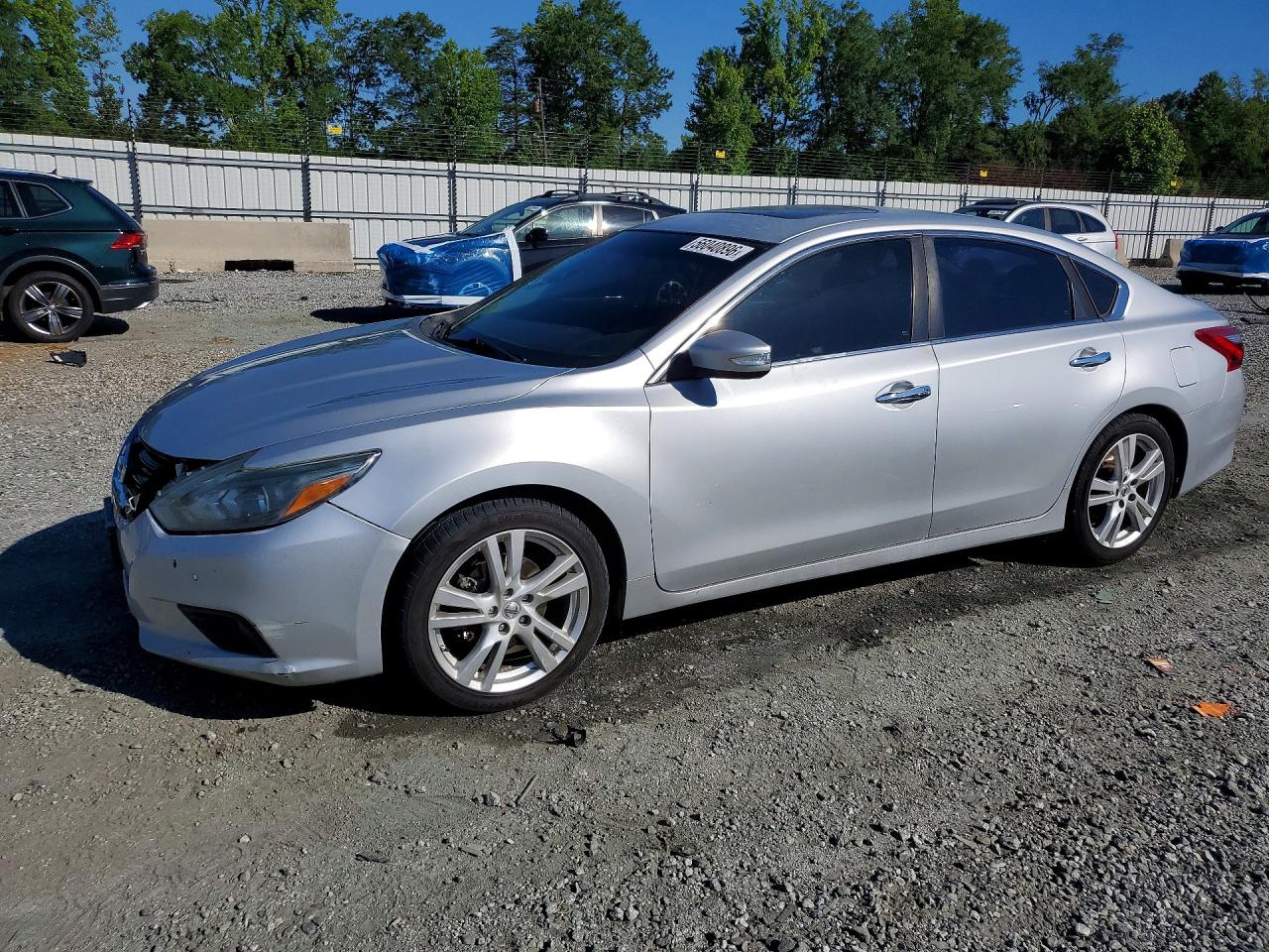 Salvage Nissan Altima Image