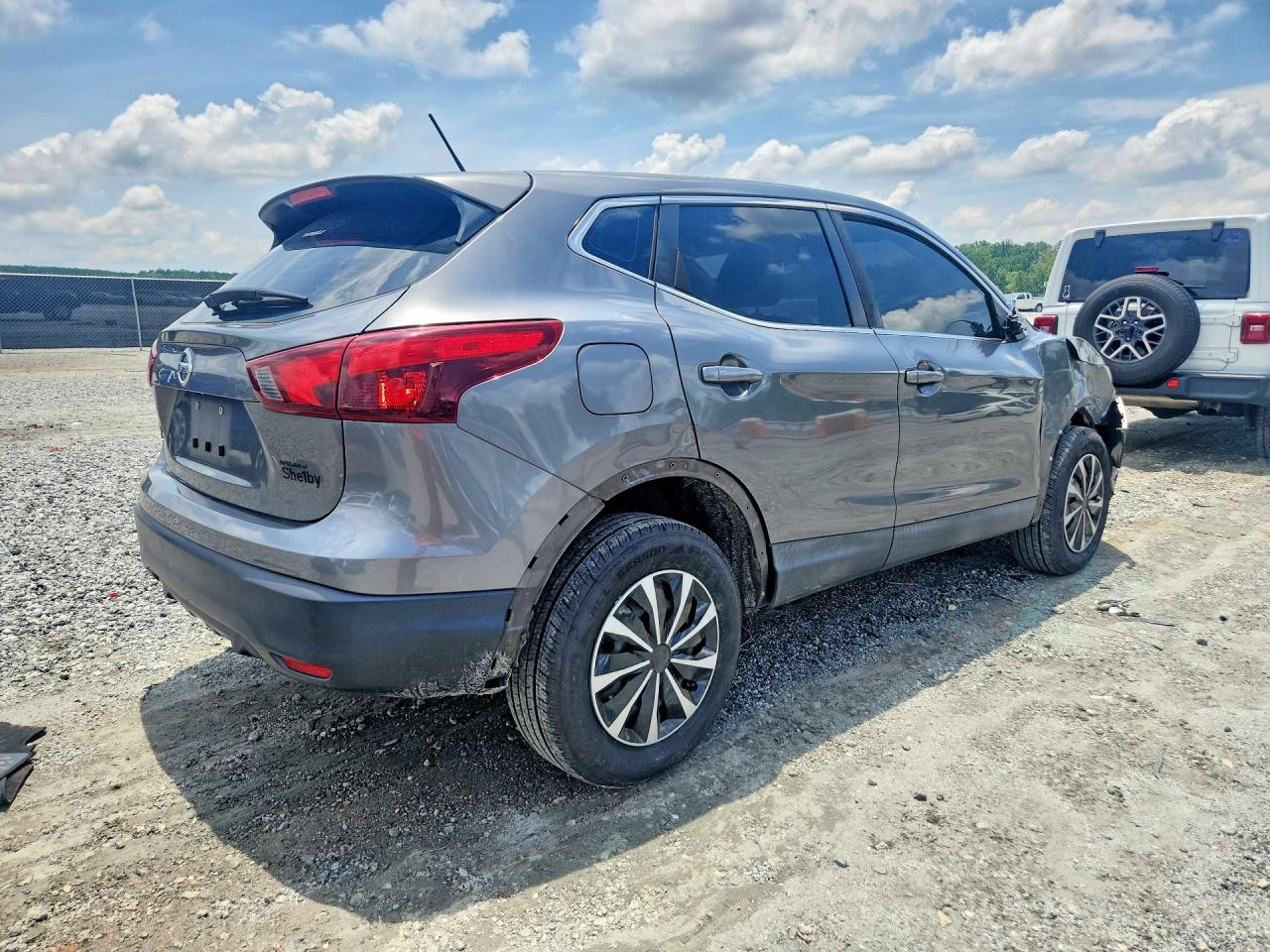 Nissan Rogue S