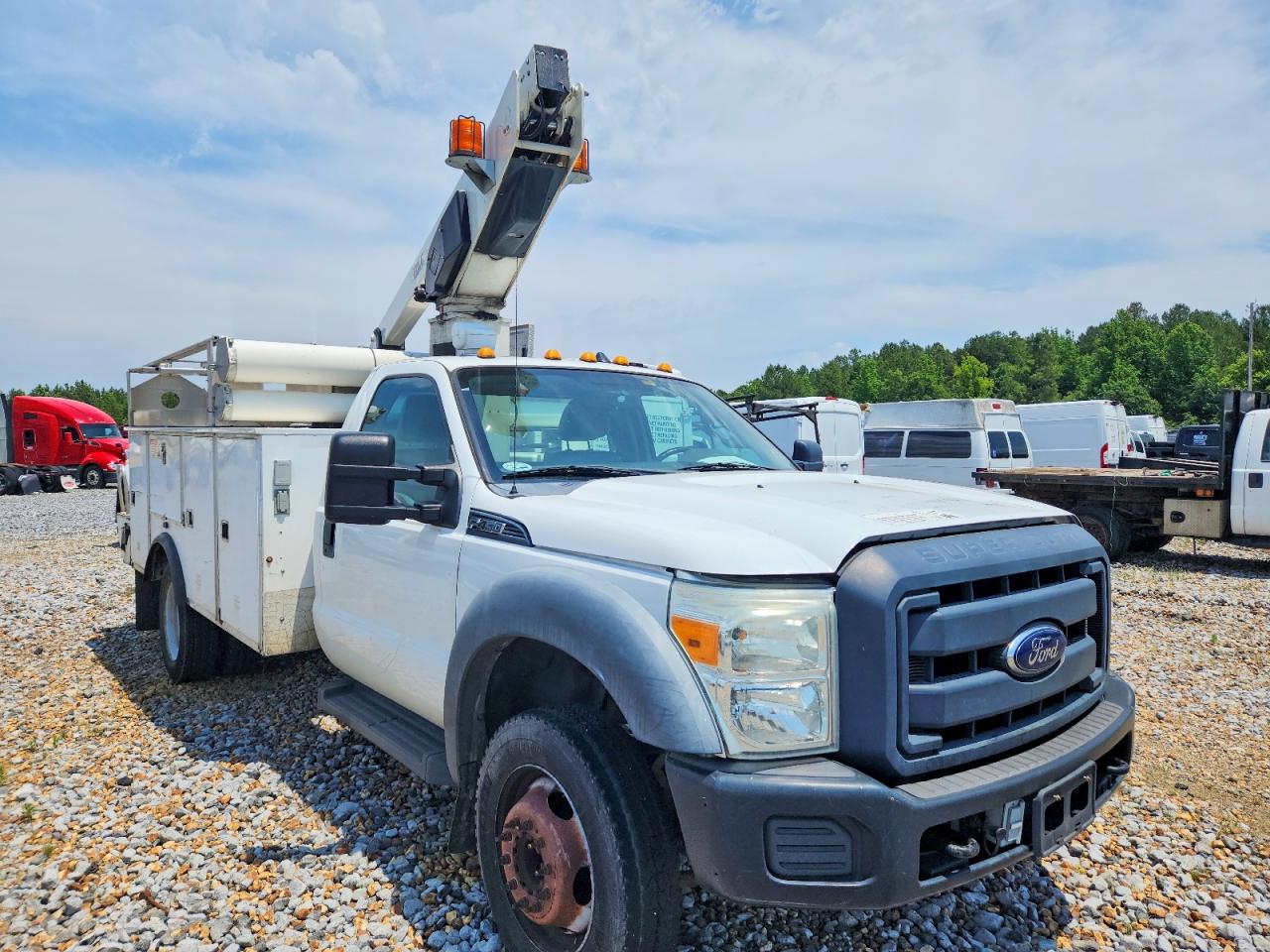 Salvage Ford F450 4x2 3 Image