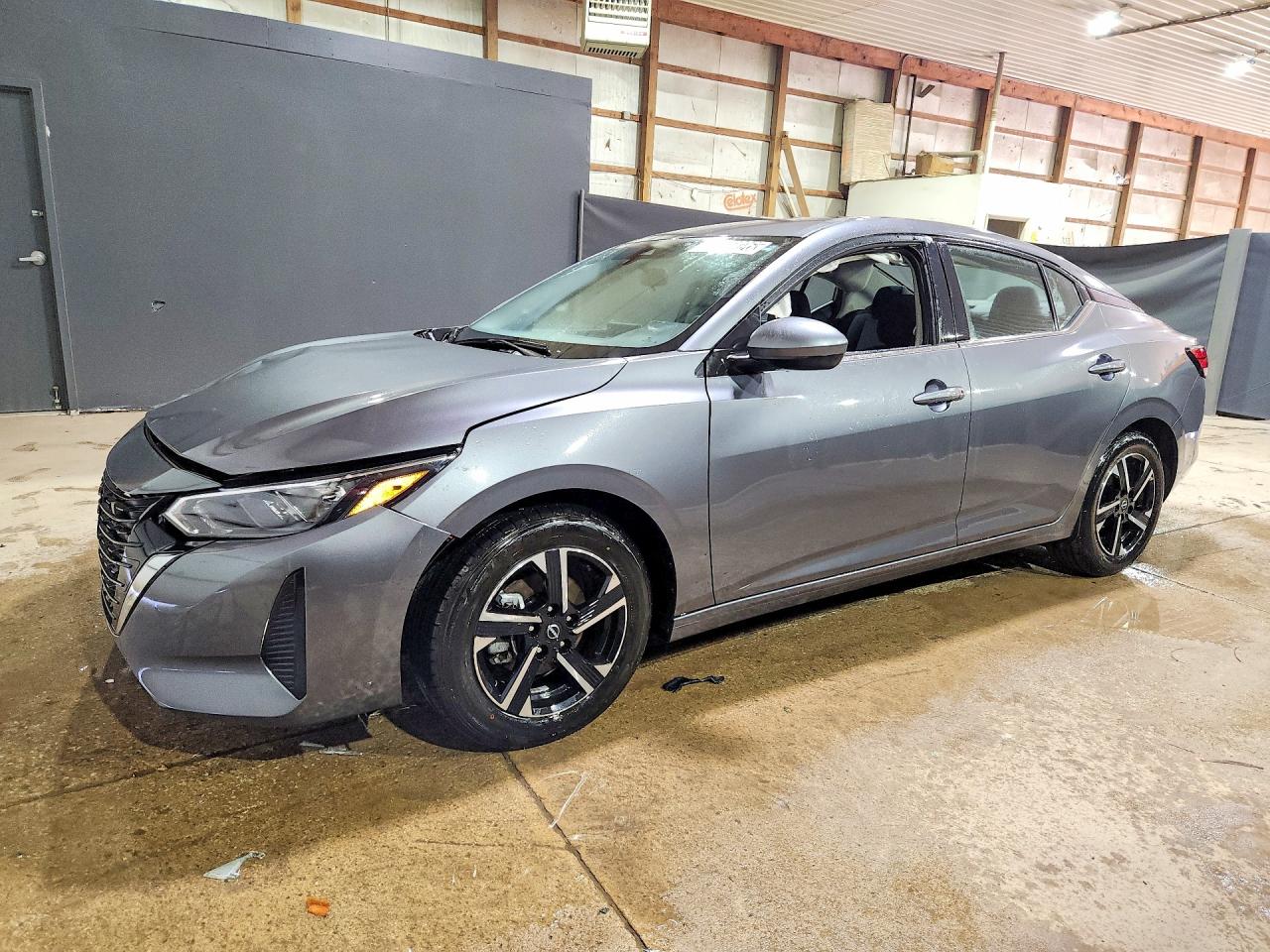 Salvage Nissan Sentra Image