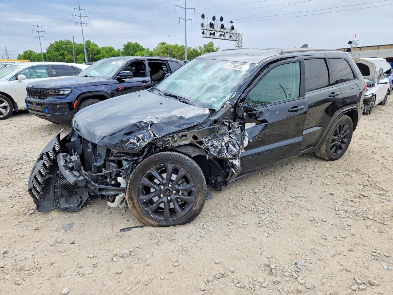 Salvage Jeep Grand Cherokee Image