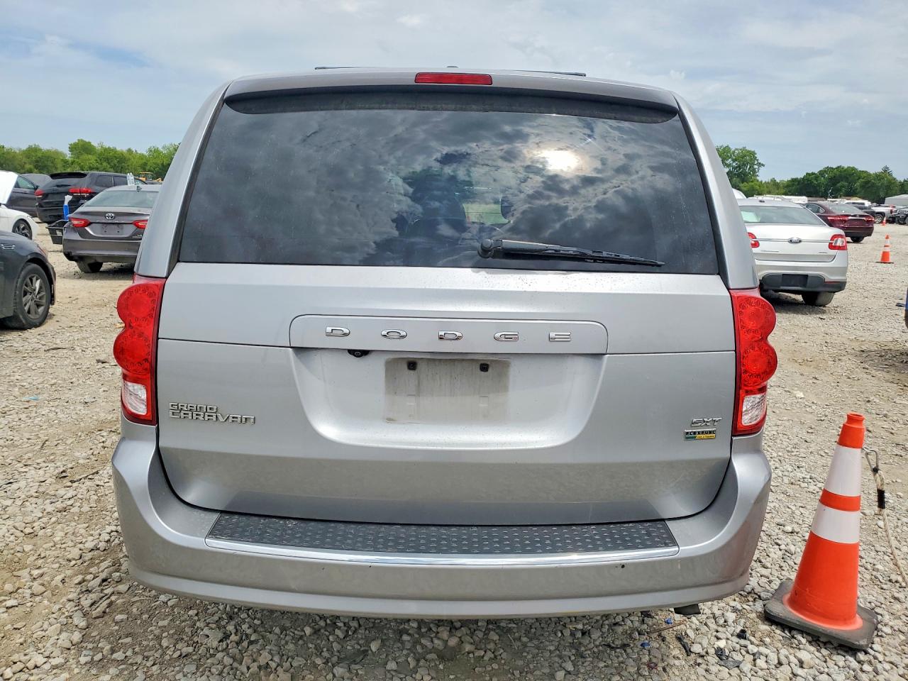 Dodge Caravan Sxt