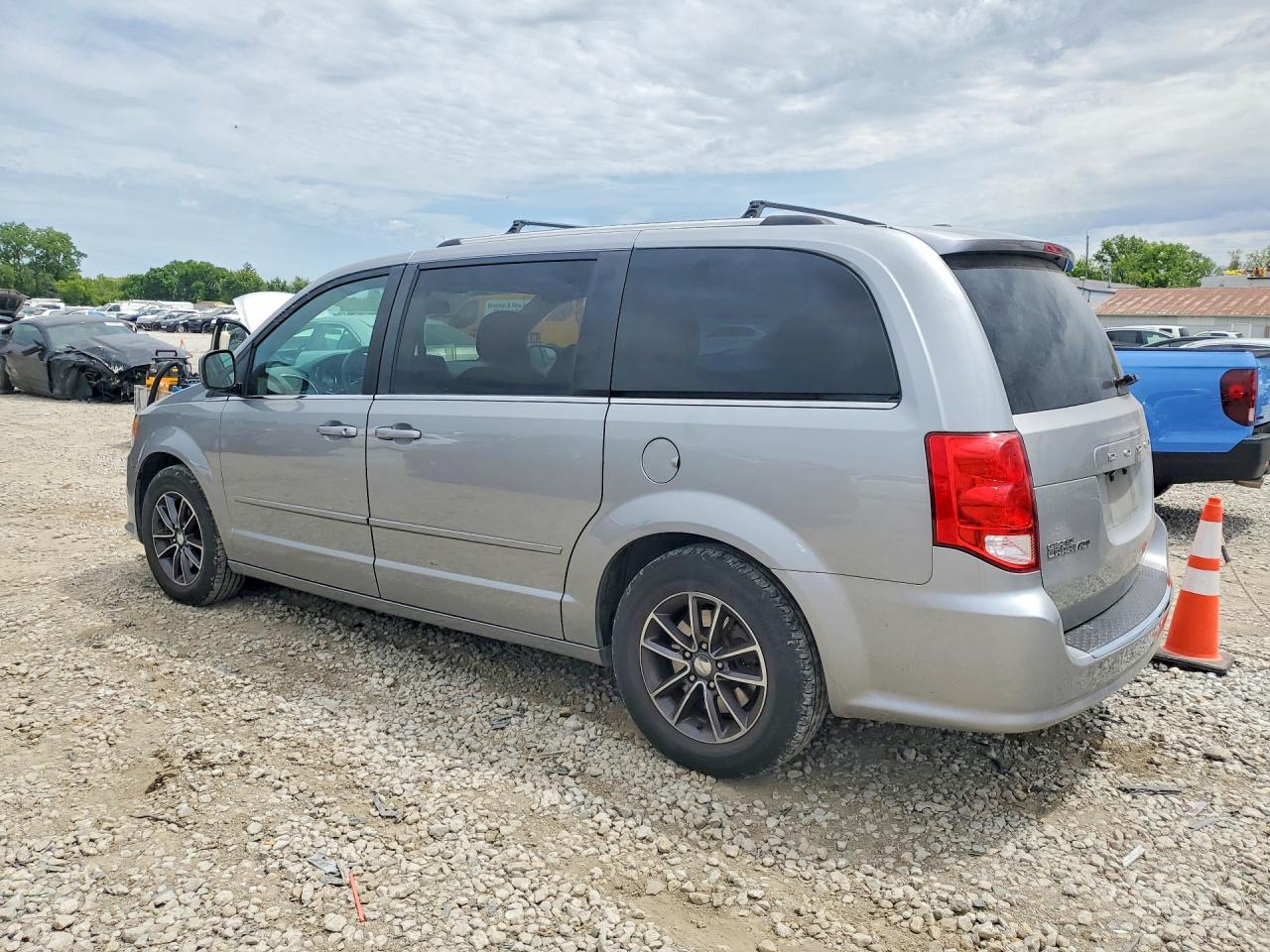 Dodge Caravan Sxt