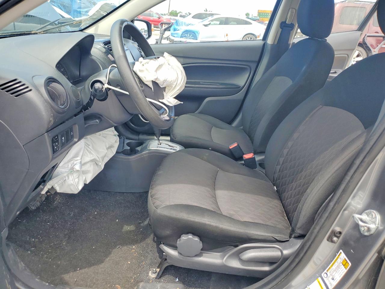 Mitsubishi Mirage Es