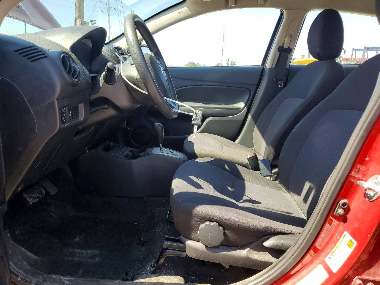 Mitsubishi Mirage Es
