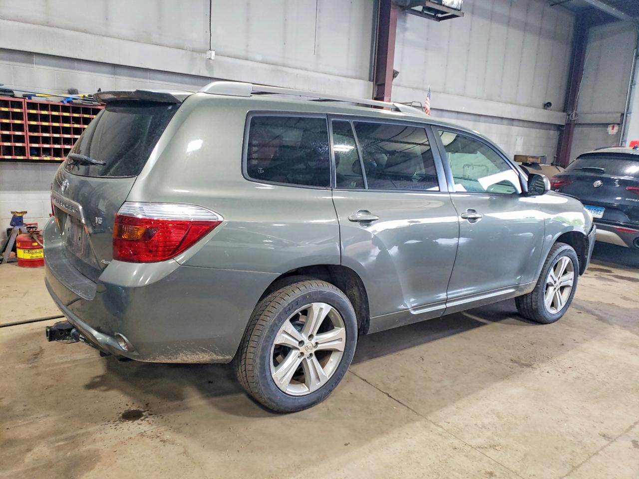 Toyota Highlander Sport