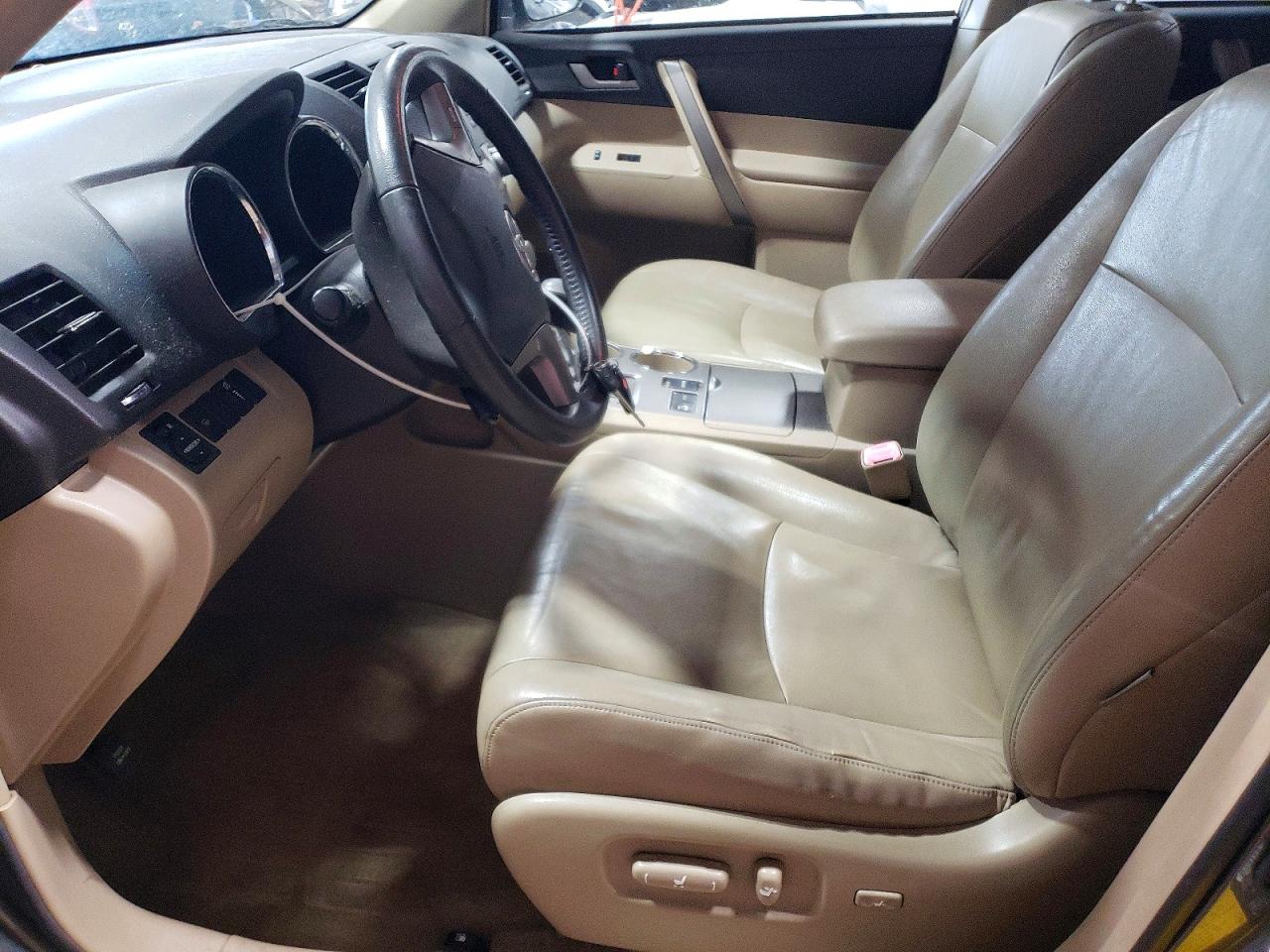 Toyota Highlander Sport