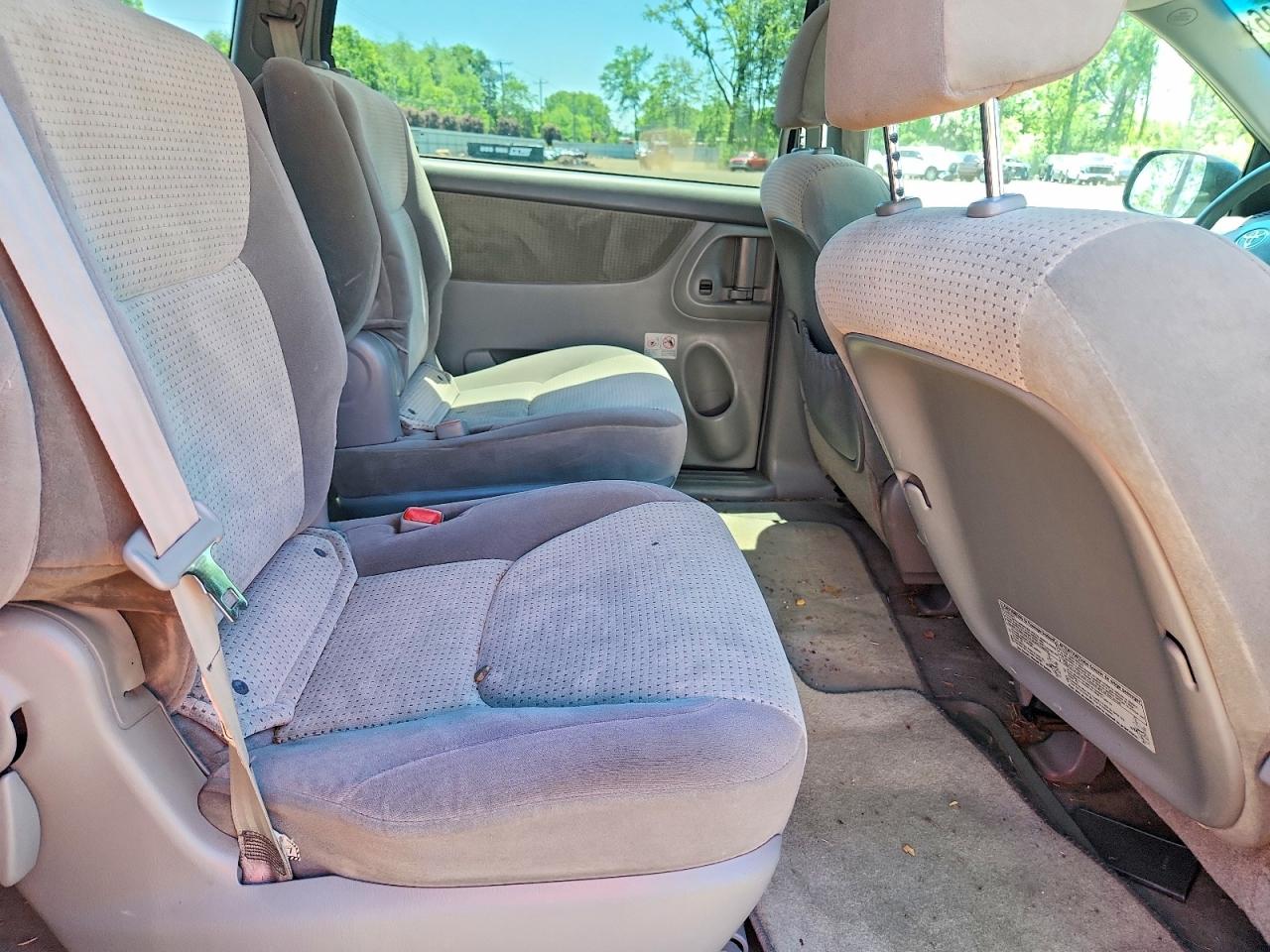 Toyota Sienna Le 7-passenger