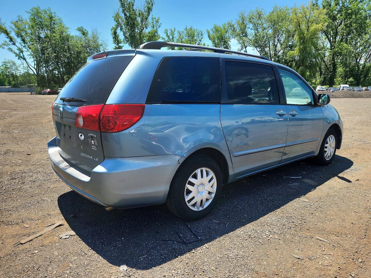 Toyota Sienna Le 7-passenger